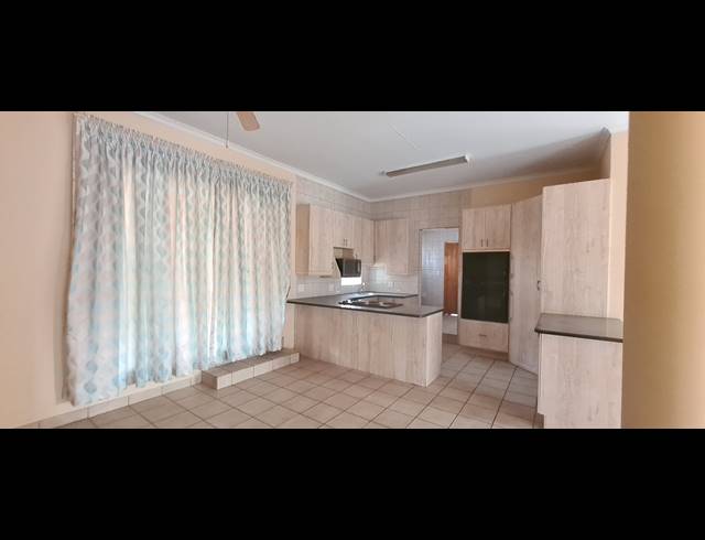 4 BEDROOM FREEHOLD FOR SALE IN CASHAN